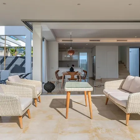 Modern And Luxurious Family Close To The Villa Marbella