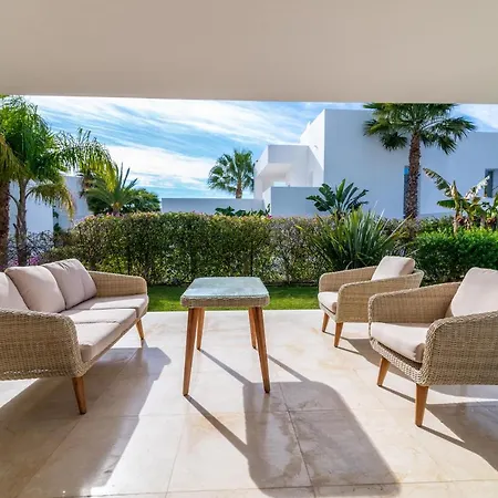 Villa Modern And Luxurious Family Close To The